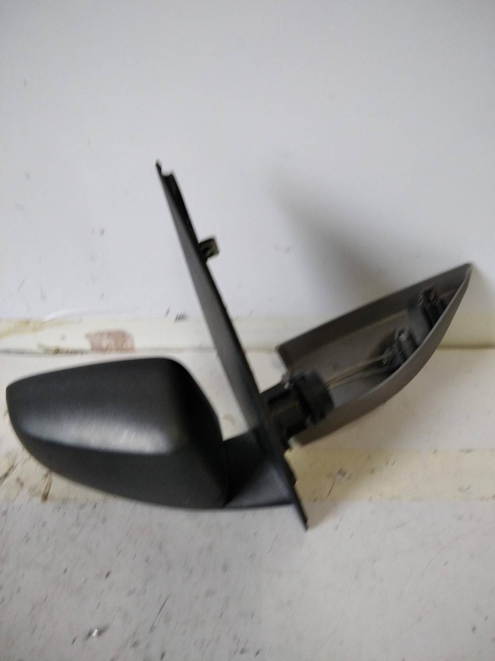 Retrovisore est. dx.